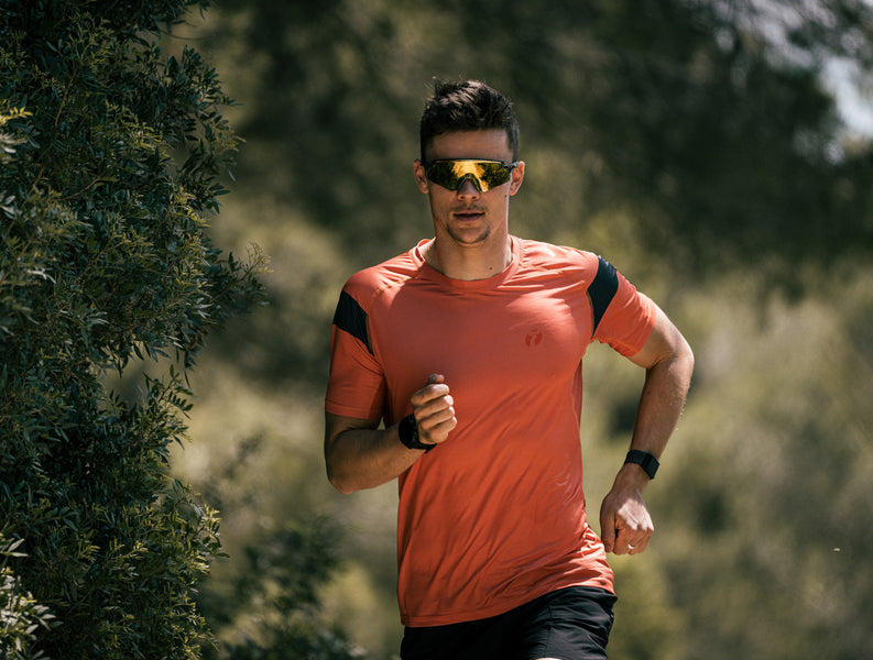 Jan Stratmann running in the Trimtex fast t-shirt