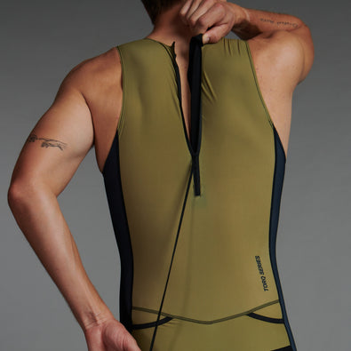 Detailed studiophoto of the elastic band across the zipper on the back of the Torq skinsuit from Trimtex.